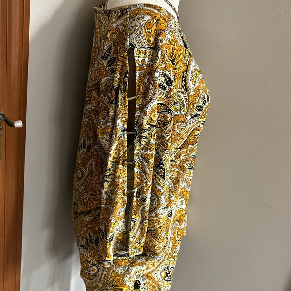 - Michael Kors Women Shirt Top Medium Yellow Black  Open Shoulder Marigold J